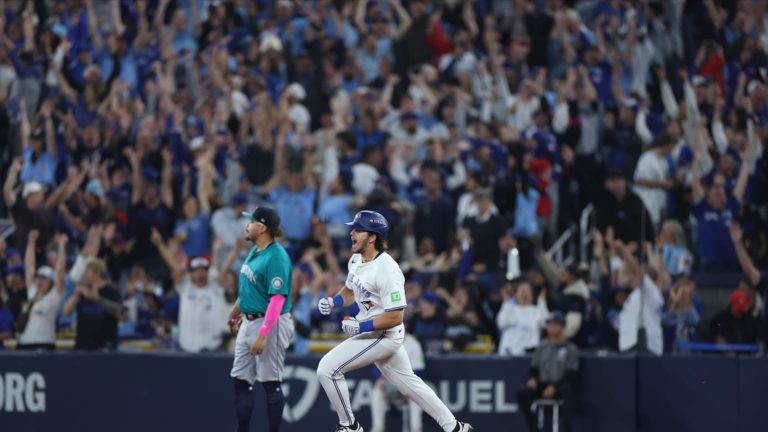 Addison-Barger-dispara-jonron-dos-carreras-191020