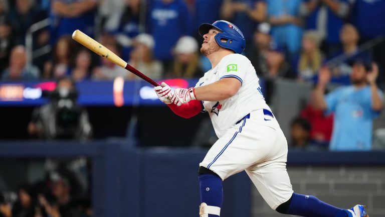 Alejandro-Kirk-pega-fly-de-sacrificio-25102025