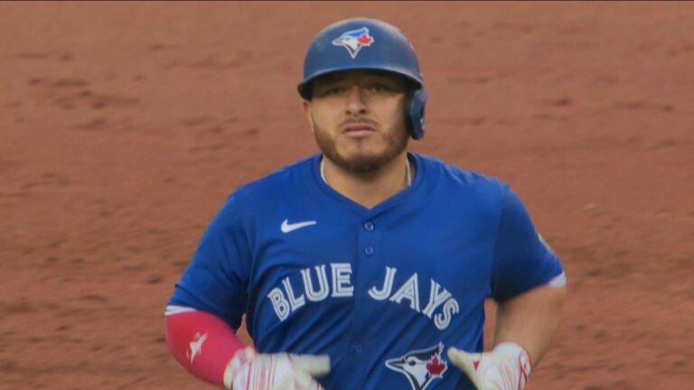 Alejandro-Kirk-remolca-a-Davis-Schneider-05102025