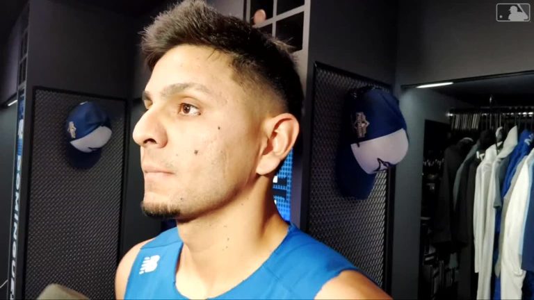 Andres-Gimenez-celebra-la-victoria-20102025