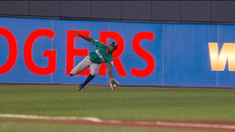 Arozarena-salva-carrera-con-gran-atrapada-1210202