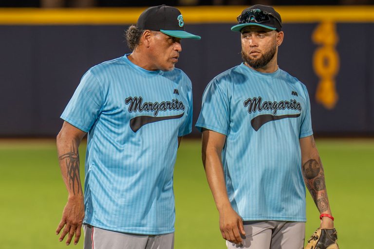 Blanco_Henry_01_Abrir