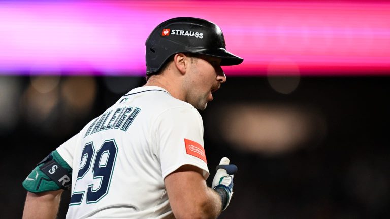 Cal-Raleigh-empata-el-juego-con-jonron-solitario-