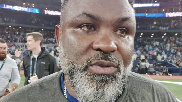 Carlos-Febles-sobre-los-Azulejos-21102025