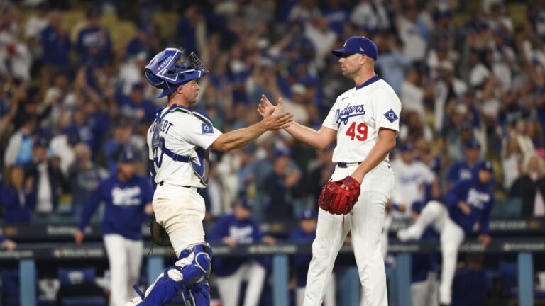 Dodgers-ganan-el-Juego-1-de-la-Serie-del-Comodin-