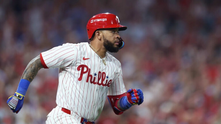 Edmundo-Sosa-rompe-el-no-hitter-en-la-5ta-0610202