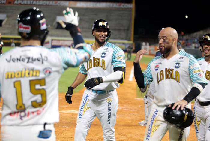 Edward-Olivares-Foto-Prensa-Bravos