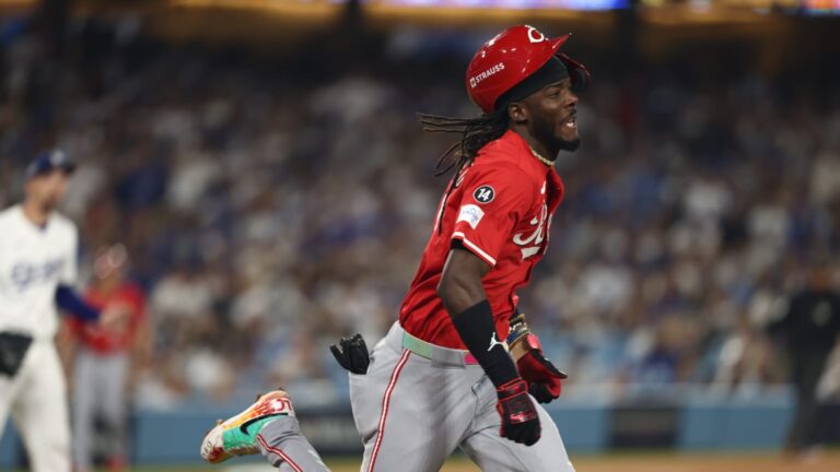 Elly-De-La-Cruz-llega-quieto-a-primera-30092025