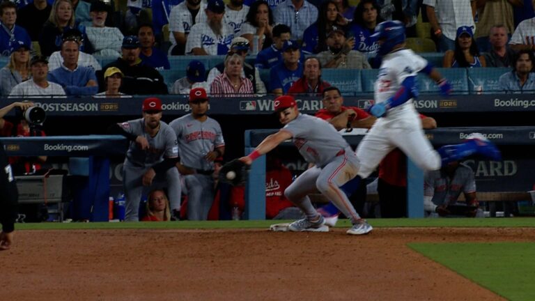 Elly-De-La-Cruz-saca-a-Hernandez-en-la-inicial-01