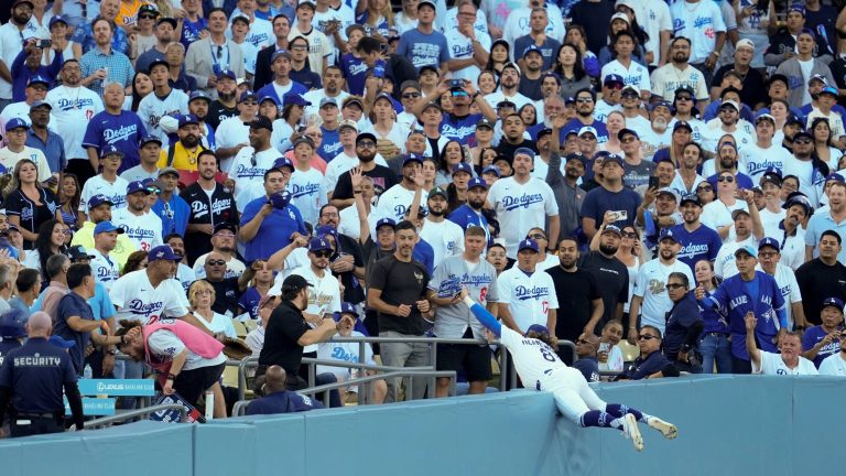 Enrique-Hernandez-hace-una-gran-atrapada-281020