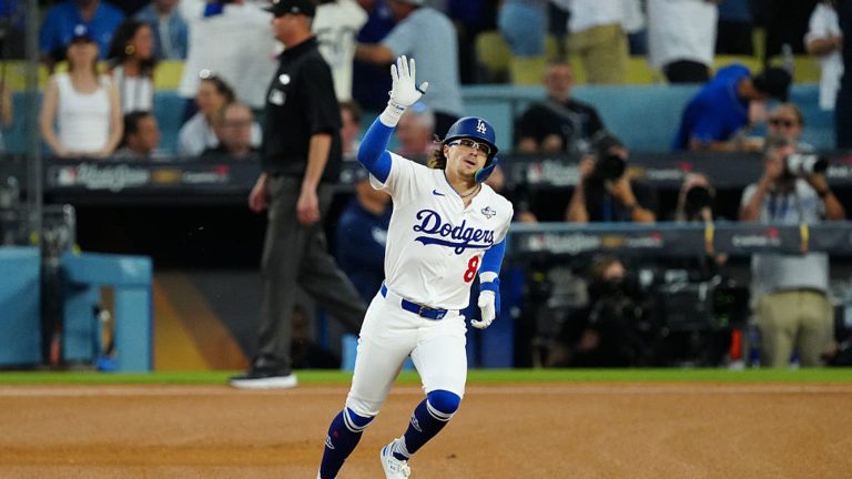 Enrique-Hernandez-pega-un-bambinazo-29102025