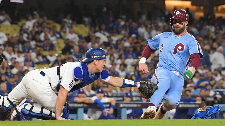 Enrique-Hernandez-saca-el-out-en-home-08102025