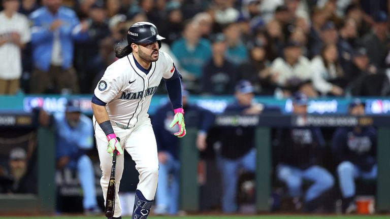 Eugenio-Suarez-impulsa-con-un-sencillo-en-la-6ta-