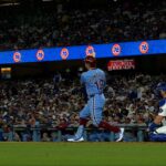 Kyle-Schwarber-pega-enorme-jonron-solitario-08102