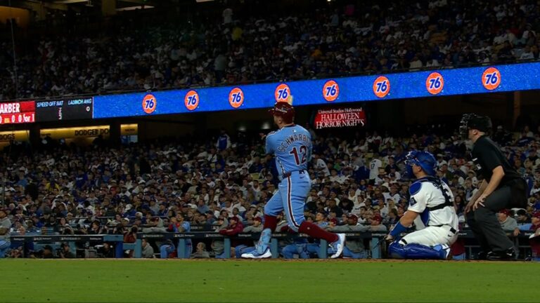 Kyle-Schwarber-pega-enorme-jonron-solitario-08102