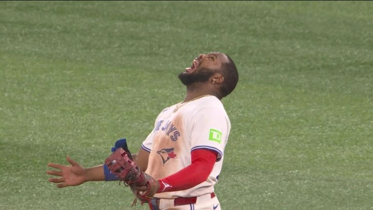 Los-Azulejos-avanzan-a-la-Serie-Mundial-2025-2010