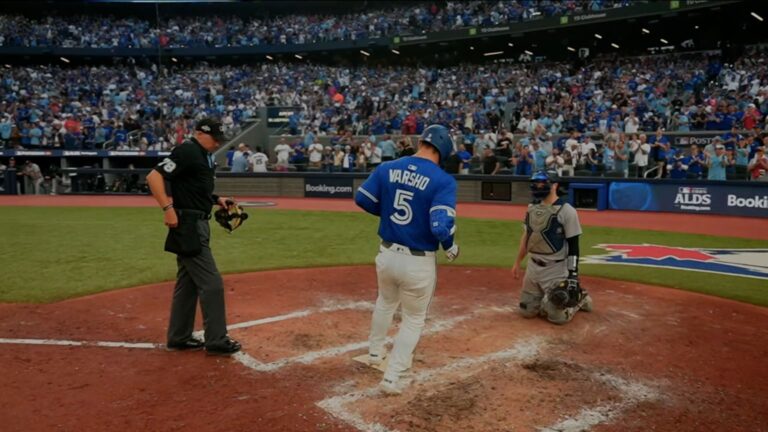 Los-Azulejos-pegan-5-jonrones-en-el-Juego-2-05102