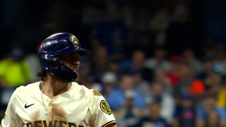 Sal-Frelick-se-roba-la-segunda-base-11102025