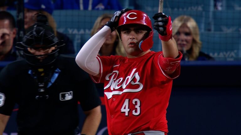 Sal-Stewart-negocia-boleto-con-casa-llena-0110202