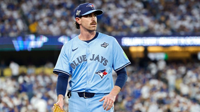 Shane-Bieber-lanza-con-solidez-ante-los-Dodgers-