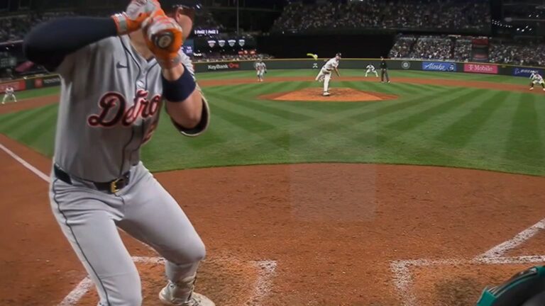 Spencer-Torkelson-empata-el-juego-con-un-doble-05