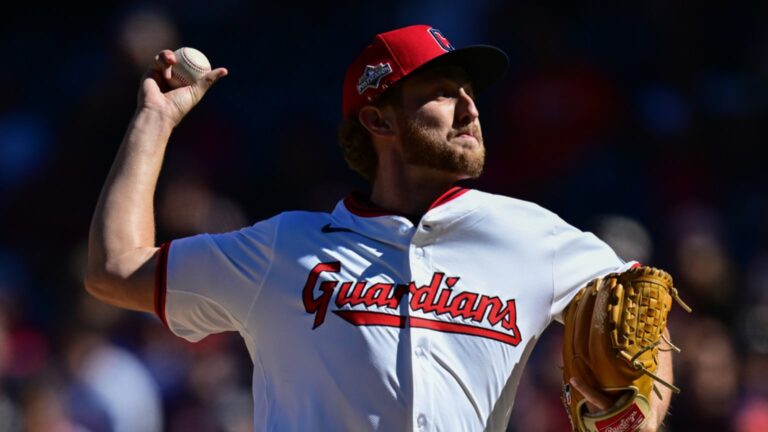 Tanner-Bibee-poncha-a-6-contra-los-Tigres-0110202