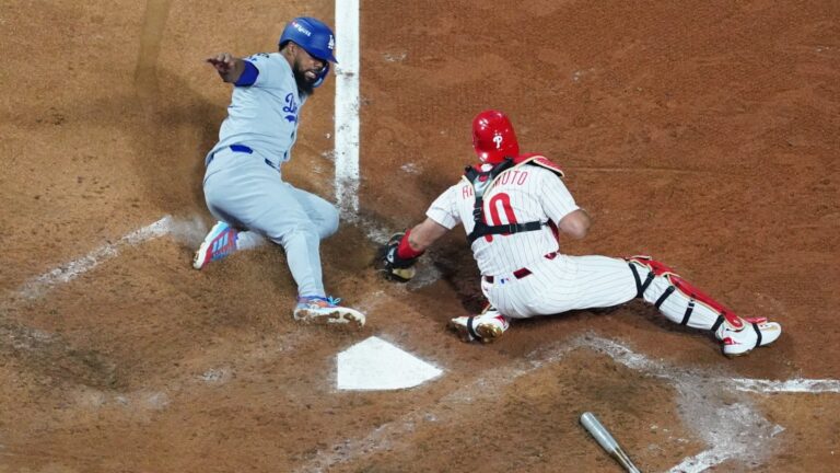 Teoscar-Hernandez-anota-tras-revision-en-la-7ma-0