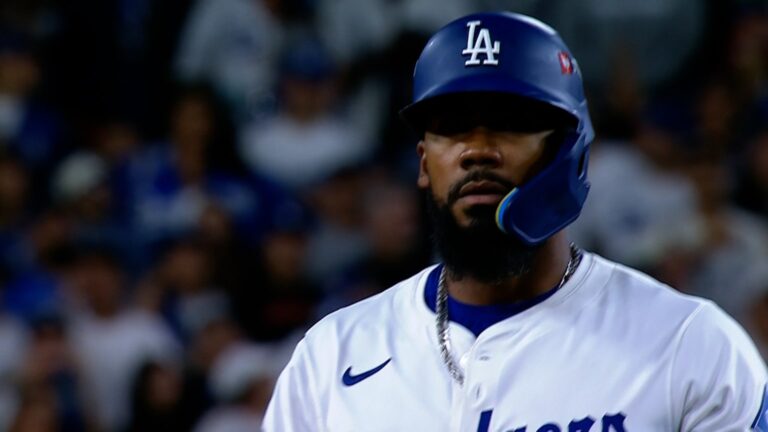 Teoscar-Hernandez-pega-doble-de-dos-carreras-0110