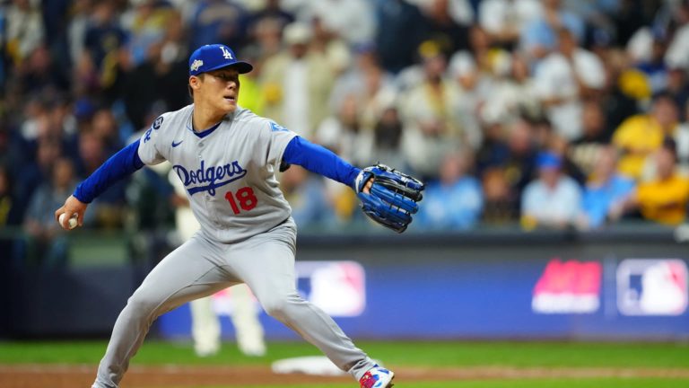 Yoshinobu-Yamamoto-poncha-a-7-en-un-juego-completo-1