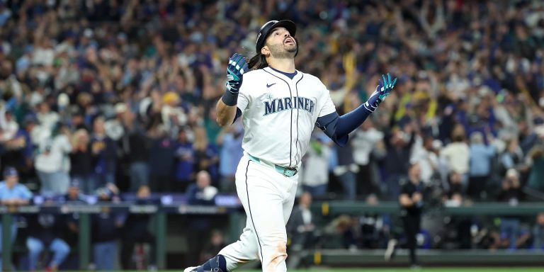 noticia-mlb-A-fuerza-de-batazos-Eugenio-Suarez-se-llevo-su-se