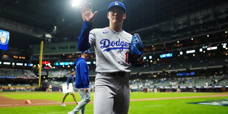 noticia-mlb-Al-mero-estilo-de-antano-abridores-tienen-a-L.A