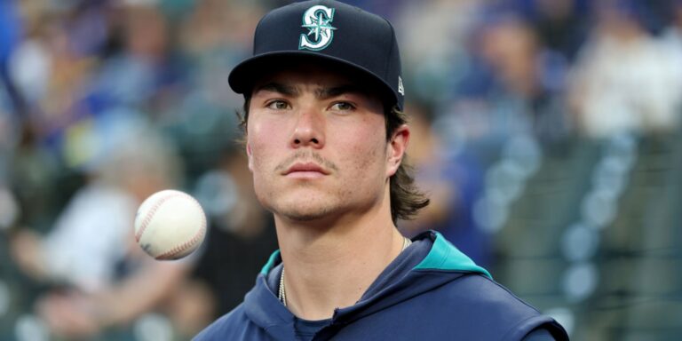 noticia-mlb-Bryan-Woo-queda-fuera-del-roster-de-Marineros-para