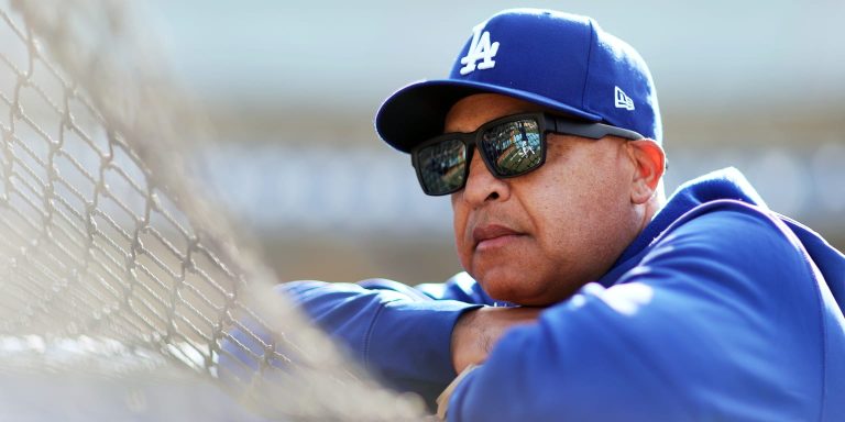 noticia-mlb-Cambios-en-el-lineup-de-Dodgers-Roberts-medita-aju