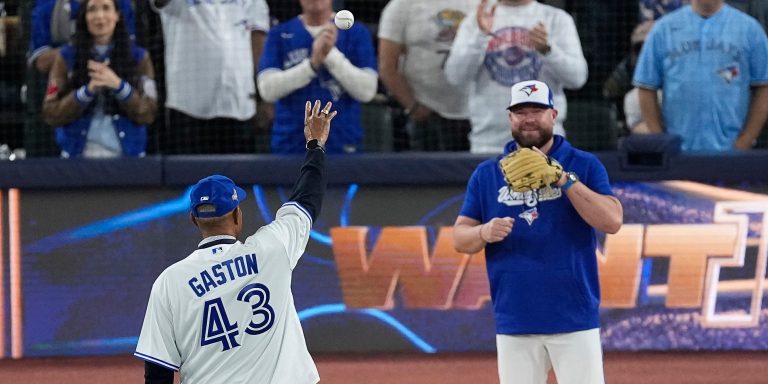 noticia-mlb-Gaston-dos-veces-manager-campeon-con-TOR-lanzo-l