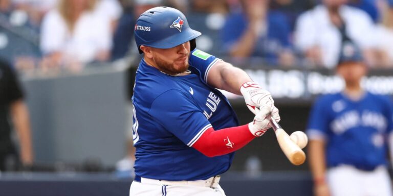 noticia-mlb-Jornada-historica-de-Kirk-y-juego-brillante-de-Vla