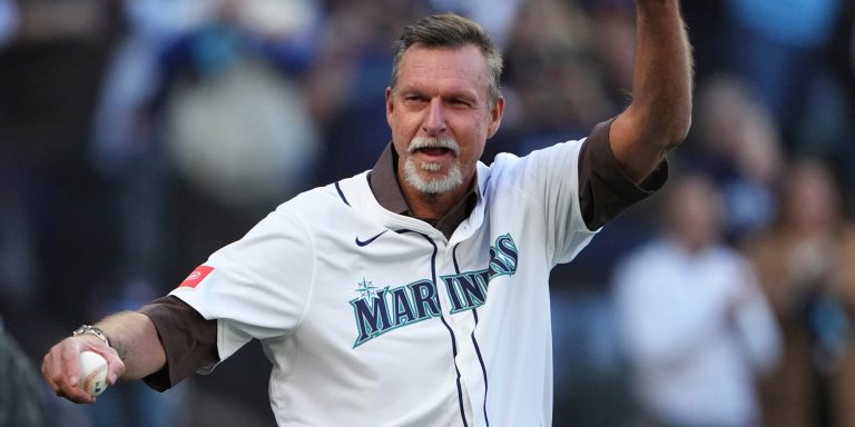 noticia-mlb-La-leyenda-de-Seattle-Randy-Johnson-lanzo-la-1ra