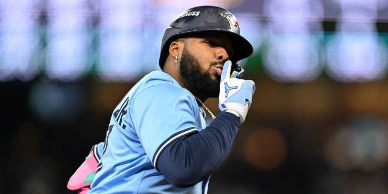 noticia-mlb-La-mejor-postemporada-de-la-historia-Vladdy-esta-m