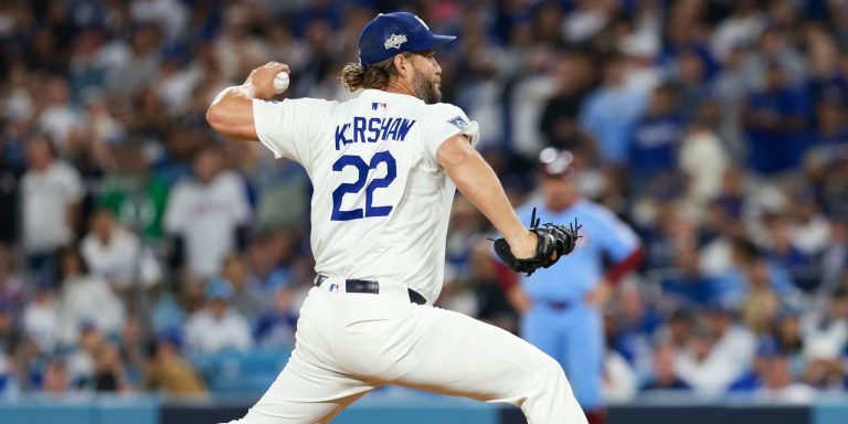 noticia-mlb-Los-Dodgers-mantuvieron-a-Kershaw-en-su-roster-de-