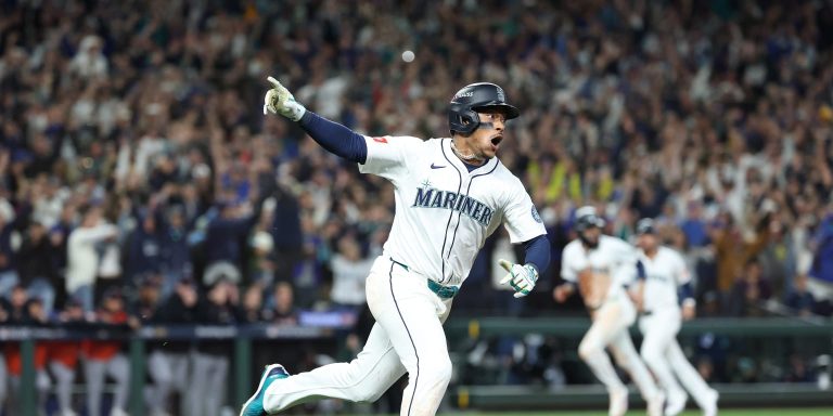 noticia-mlb-Marineros-avanzan-a-su-primera-SCLA-desde-2001-tra