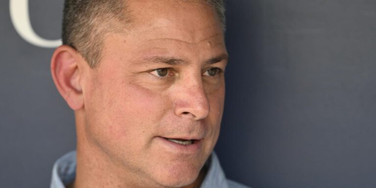 noticia-mlb-Reales-buscaran-un-nuevos-asesores-al-coach-de-bat