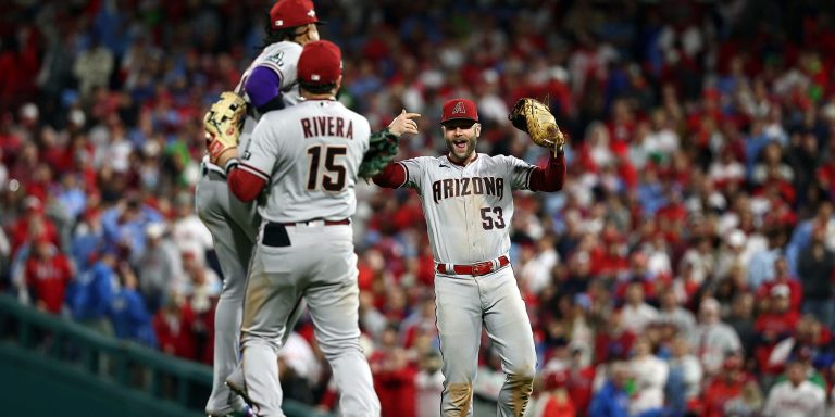 noticia-mlb-Remontara-Toronto-tras-arrancar-abajo-0-2-15-equip