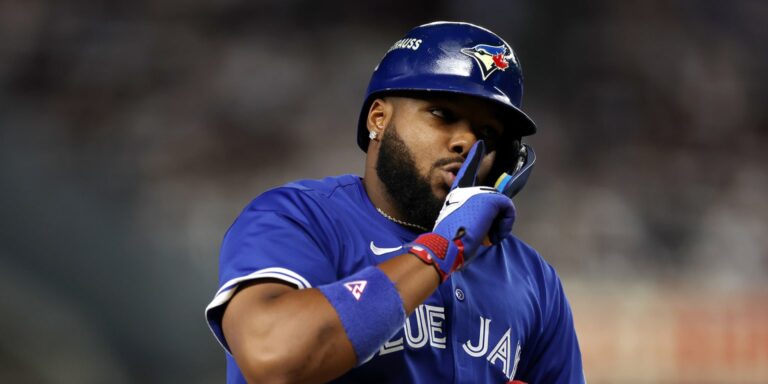 noticia-mlb-Vladimir-Jr.-no-deja-de-castigar-a-los-Yankees