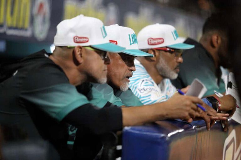 Blanco_Henry_03_Abrir