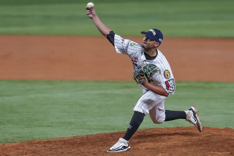 Manzano_MIkell_01_Abrir