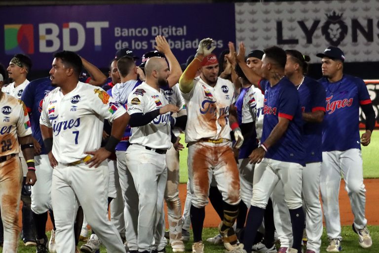 Martinez_Alberth_02_Abrir