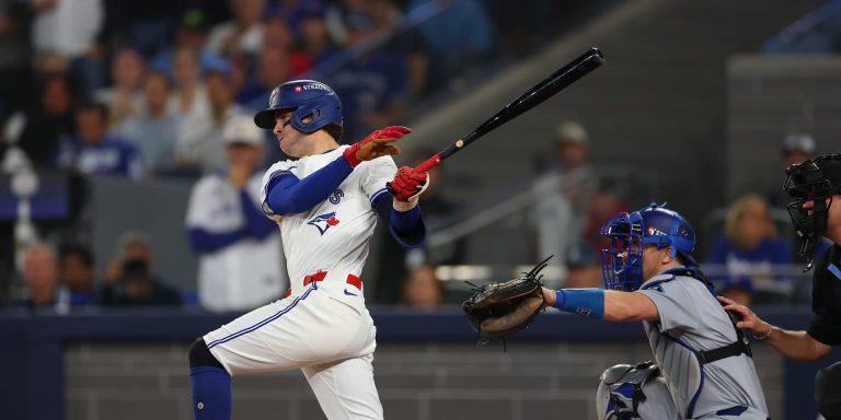 noticia-mlb-Clement-rompe-la-marca-de-hits-en-una-sola-postemp