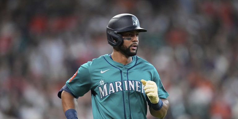 noticia-mlb-El-jardinero-Leody-Taveras-firmo-por-un-ano-con-lo