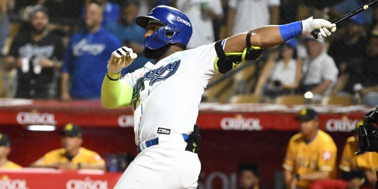 noticia-mlb-Licey-freno-mala-racha-al-derrotar-a-guilas-detras