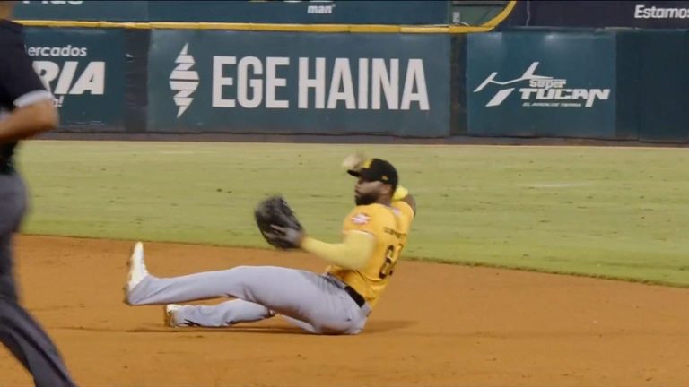 Aderlin-Rodriguez-realiza-gran-parada-en-el-2do-2