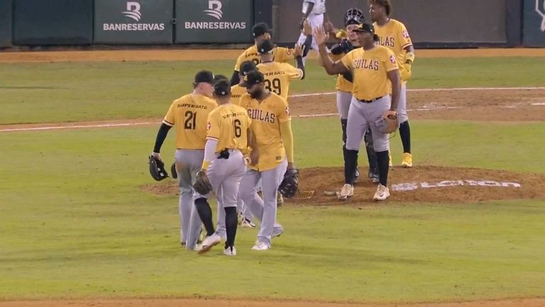 Jean-Henriquez-salva-la-victoria-de-Aguilas-4-3-2